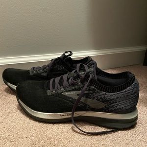 Brooks ricochet women’s size 8.5